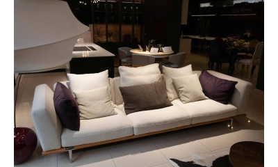 Диван POLTRONA FRAU Let It Be