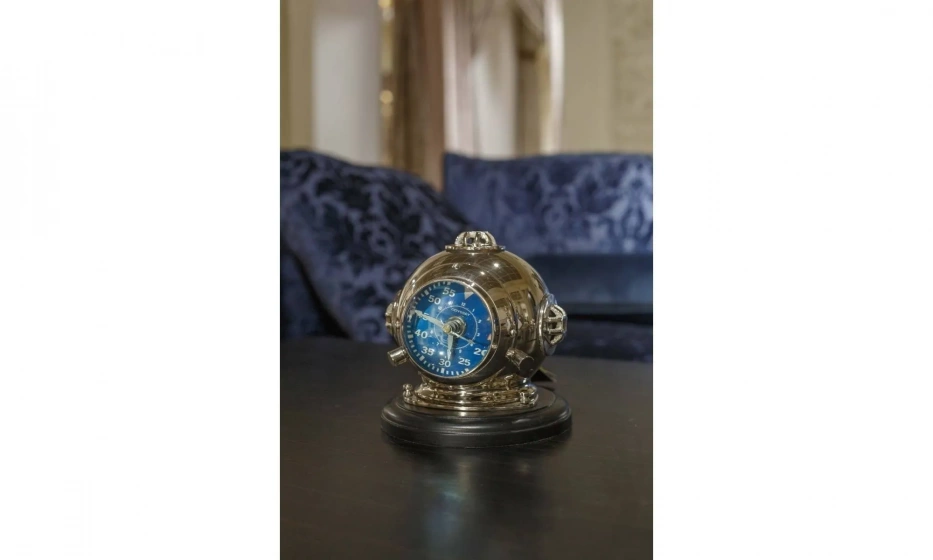 Настольные Часы Eichholtz Helmet Odyssey - фото 3