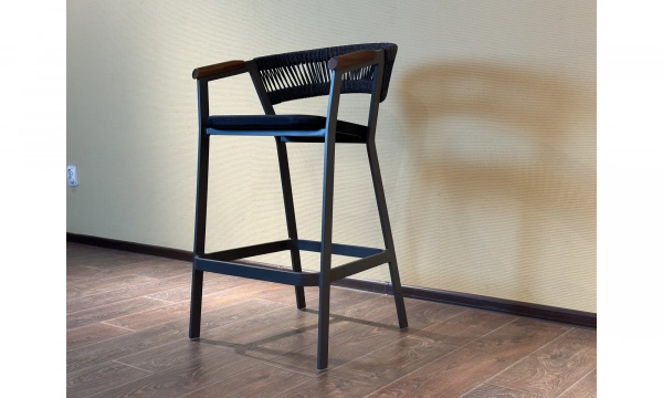 Уличный барный стул Saloni Udo