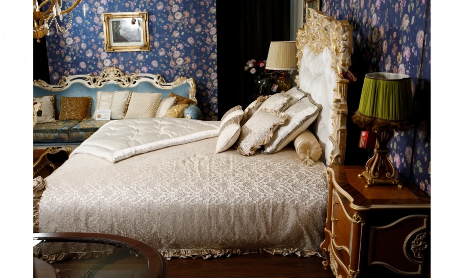 Спальня Rampoldi Комплект: Кровать (Gold Leaf)+2 Тумбы (Walnut+Gold)+Покрывало И Декоративные Подушки - фото 4