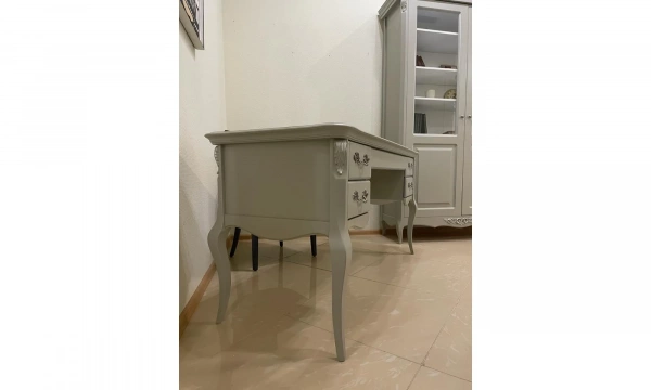 Кабинетный стол KREIND