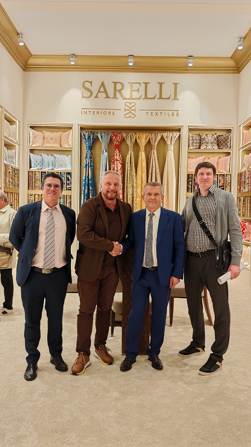 Мы в Милане. Ищем мебель специально для Вас