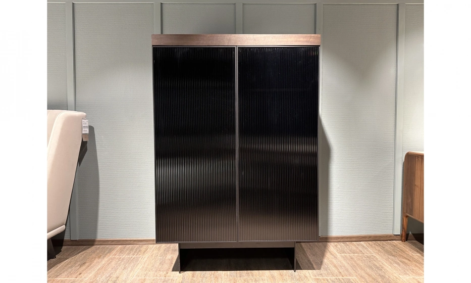 Витрина Saloni Hiro - фото 1