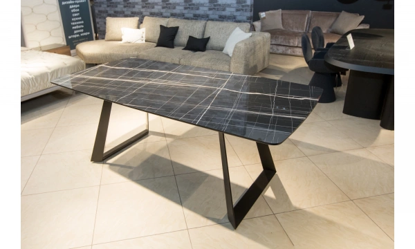 Обеденный стол Saloni Toronto