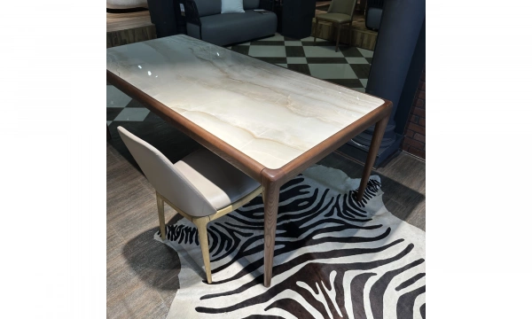 Обеденный стол Icon