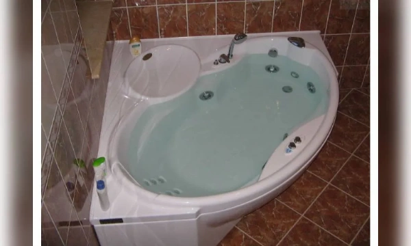Акриловая Ванна Jacuzzi Celtia 150X150 9F43-141A