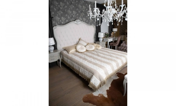 Кровать с мягким изголовьем Kreind