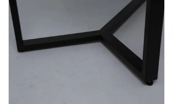 Обеденный стол FACTURE PROJECT TARIC