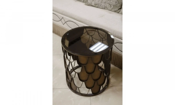 Стол Eichholtz 1